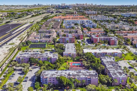 Copropriété à louer à Miami, Floride: 1 chambre, 72.19 m2 № 1947063 - photo 9