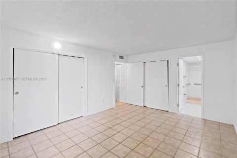 Copropriété à louer à Miami, Floride: 1 chambre, 72.19 m2 № 1947063 - photo 14