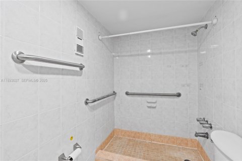 Copropriété à louer à Miami, Floride: 1 chambre, 72.19 m2 № 1947063 - photo 16