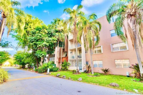 Copropriété à louer à Miami, Floride: 1 chambre, 72.19 m2 № 1947063 - photo 22