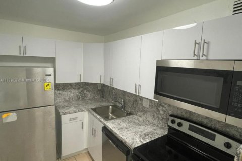 Copropriété à louer à Miami, Floride: 1 chambre, 72.19 m2 № 1947063 - photo 3