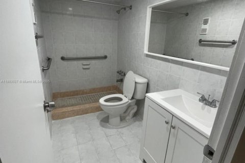 Copropriété à louer à Miami, Floride: 1 chambre, 72.19 m2 № 1947063 - photo 4