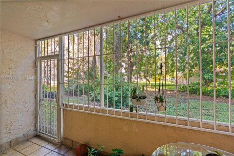 Copropriété à louer à Miami, Floride: 1 chambre, 72.19 m2 № 1947063 - photo 17