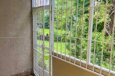 Copropriété à louer à Miami, Floride: 1 chambre, 72.19 m2 № 1947063 - photo 5