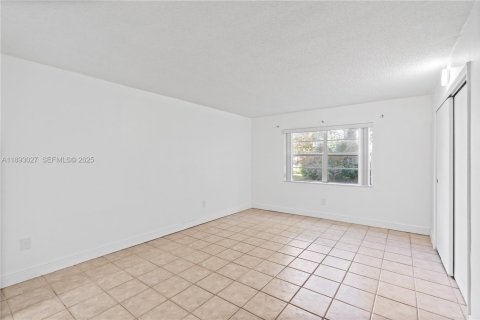 Copropriété à louer à Miami, Floride: 1 chambre, 72.19 m2 № 1947063 - photo 12