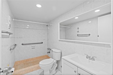 Copropriété à louer à Miami, Floride: 1 chambre, 72.19 m2 № 1947063 - photo 15