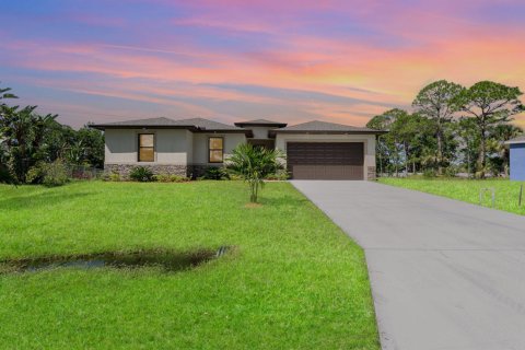 House in Palm Bay, Florida 4 bedrooms, 201.69 sq.m. № 2082049