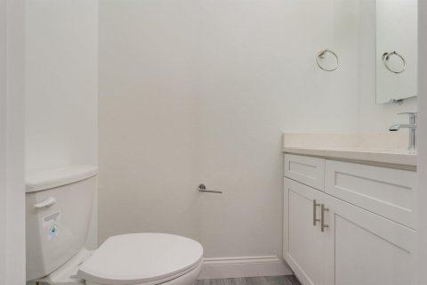 House in Palm Bay, Florida 4 bedrooms, 201.69 sq.m. № 2082049 - photo 28