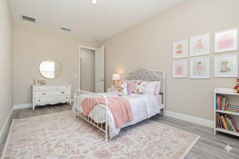 House in Palm Bay, Florida 4 bedrooms, 201.69 sq.m. № 2082049 - photo 21