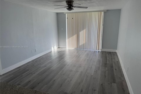 Снять в аренду кондоминиум в Майами, Флорида 1 спальня, 78.22м2, № 1949541 - фото 7