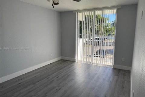 Снять в аренду кондоминиум в Майами, Флорида 1 спальня, 78.22м2, № 1949541 - фото 10