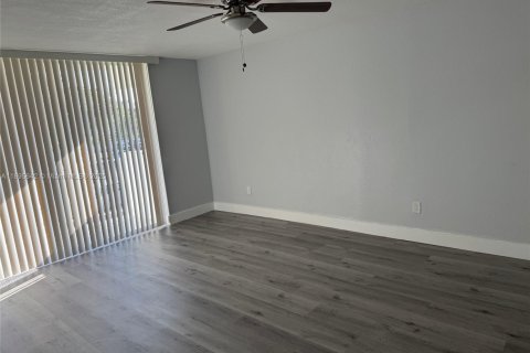 Снять в аренду кондоминиум в Майами, Флорида 1 спальня, 78.22м2, № 1949541 - фото 9