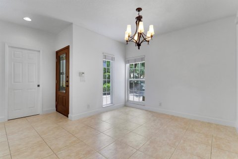 House in Juno Beach, Florida 4 bedrooms, 230.03 sq.m. № 2086874 - photo 13