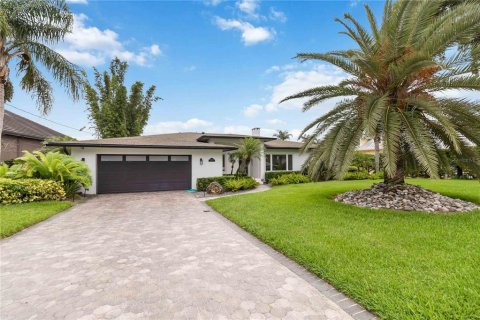 Casa en venta en Orlando, Florida, 4 dormitorios, 232.07 m2 № 1774071 - foto 8