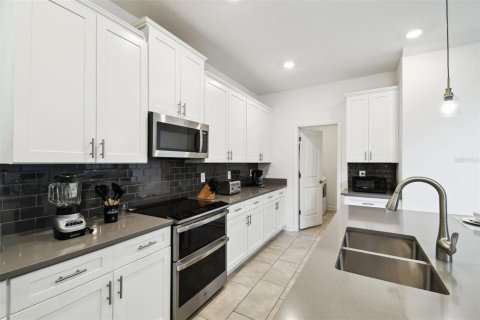 House in Kissimmee, Florida 5 bedrooms, 310.57 sq.m. № 1804024 - photo 26