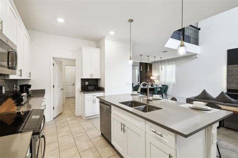 House in Kissimmee, Florida 5 bedrooms, 310.57 sq.m. № 1804024 - photo 27