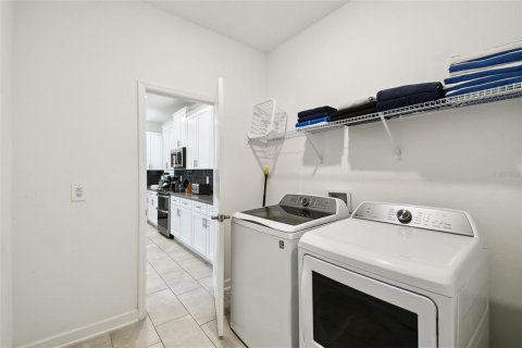 House in Kissimmee, Florida 5 bedrooms, 310.57 sq.m. № 1804024 - photo 28