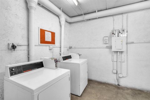 Condo in Miami Beach, Florida, 1 bedroom  № 1962822 - photo 20