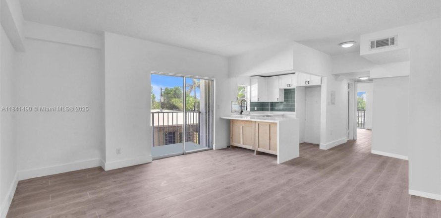 Condo in Miami Beach, Florida, 1 bedroom  № 1962822