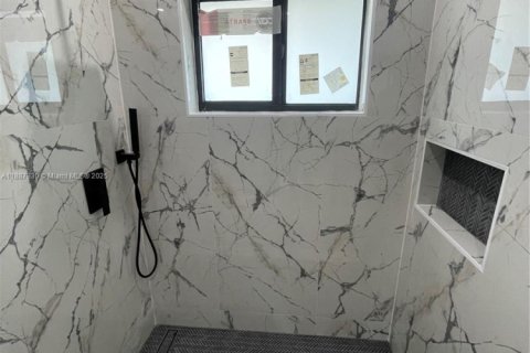 Villa ou maison à louer à Fort Lauderdale, Floride: 1 chambre, 55.74 m2 № 1941807 - photo 3