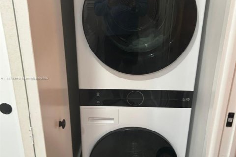 Villa ou maison à louer à Fort Lauderdale, Floride: 1 chambre, 55.74 m2 № 1941807 - photo 6