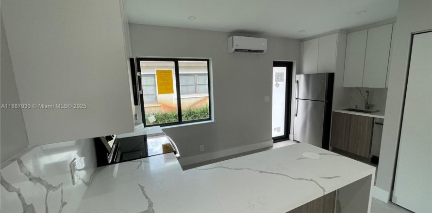 Villa ou maison à Fort Lauderdale, Floride 1 chambre, 55.74 m2 № 1941807