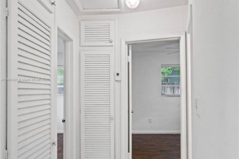 Купить виллу или дом в Холливуд, Флорида 3 спальни, 98.1м2, № 1930680 - фото 19