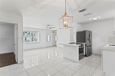 Купить виллу или дом в Холливуд, Флорида 3 спальни, 98.1м2, № 1930680 - фото 6