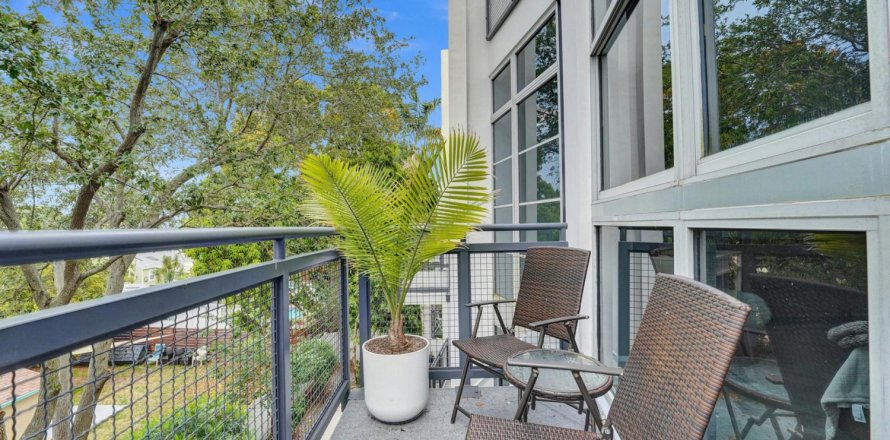 Townhouse in Fort Lauderdale, Florida 3 bedrooms, 186.27 sq.m. № 1185474