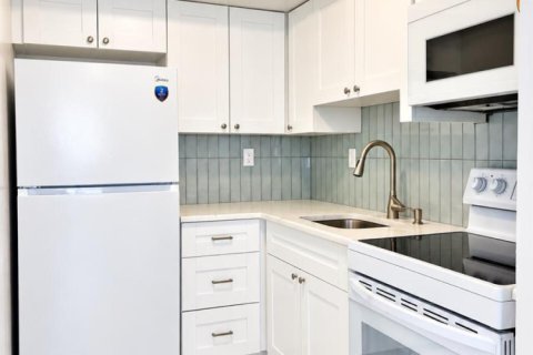 Apartment in Pompano Beach, Florida 3 rooms, 65.03 sq.m. № 2401246 - photo 5