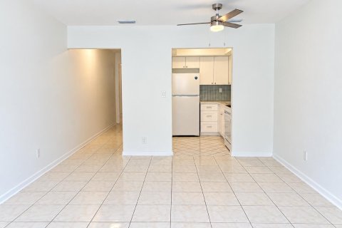 Apartment in Pompano Beach, Florida 3 rooms, 65.03 sq.m. № 2401246 - photo 2