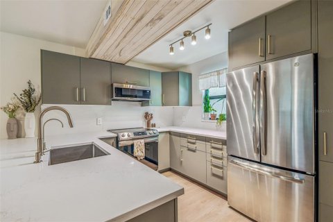 Adosado en venta en Tampa, Florida, 2 dormitorios, 118.91 m2 № 1884654 - foto 7
