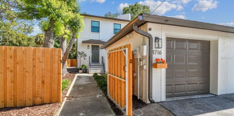 Adosado en Tampa, Florida 2 dormitorios, 118.91 m2 № 1884654