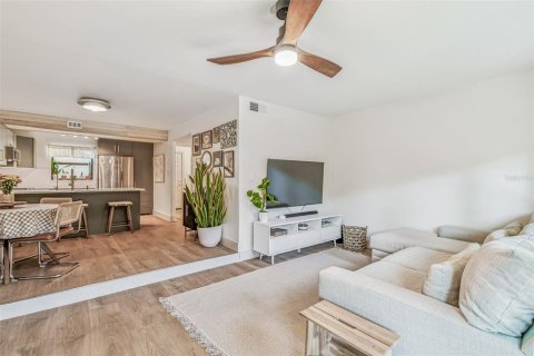 Adosado en venta en Tampa, Florida, 2 dormitorios, 118.91 m2 № 1884654 - foto 13