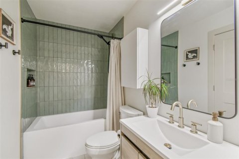Adosado en venta en Tampa, Florida, 2 dormitorios, 118.91 m2 № 1884654 - foto 24