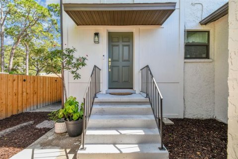 Adosado en venta en Tampa, Florida, 2 dormitorios, 118.91 m2 № 1884654 - foto 4