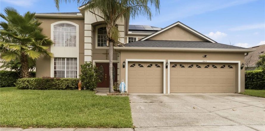 House in Orlando, Florida 5 bedrooms, 309.83 sq.m. № 2277056