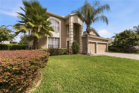 House in Orlando, Florida 5 bedrooms, 309.83 sq.m. № 2277056 - photo 7