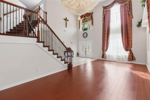 House in Orlando, Florida 5 bedrooms, 309.83 sq.m. № 2277056 - photo 11