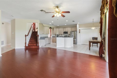 House in Orlando, Florida 5 bedrooms, 309.83 sq.m. № 2277056 - photo 16