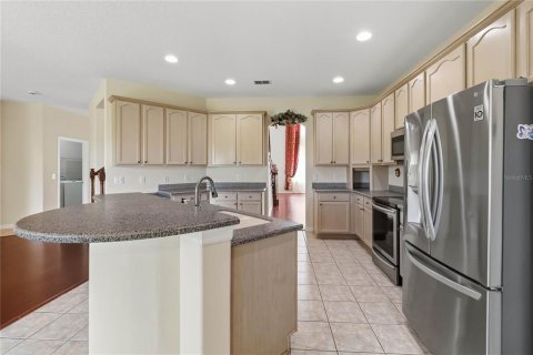 House in Orlando, Florida 5 bedrooms, 309.83 sq.m. № 2277056 - photo 20