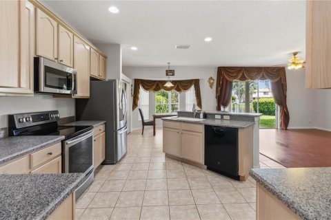 House in Orlando, Florida 5 bedrooms, 309.83 sq.m. № 2277056 - photo 19