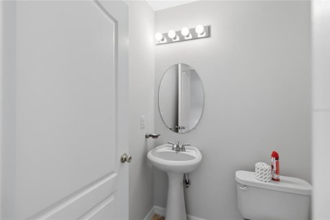 House in Orlando, Florida 5 bedrooms, 309.83 sq.m. № 2277056 - photo 23