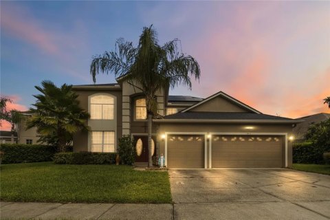 House in Orlando, Florida 5 bedrooms, 309.83 sq.m. № 2277056 - photo 2
