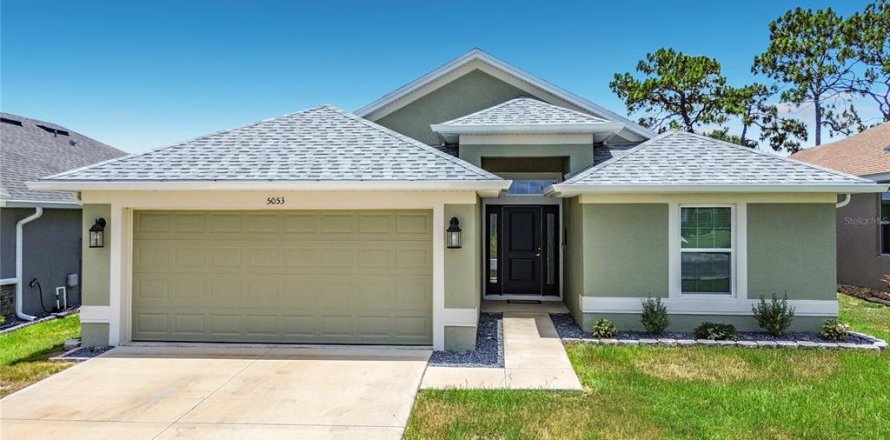 House in Beverly Hills, Florida 4 bedrooms, 157.38 sq.m. № 2200942