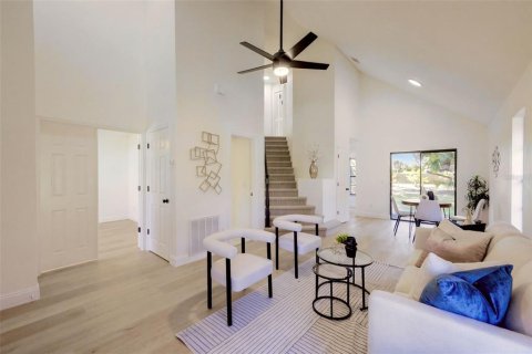 Villa ou maison à vendre à Altamonte Springs, Floride: 4 chambres, 134.52 m2 № 2430779 - photo 8