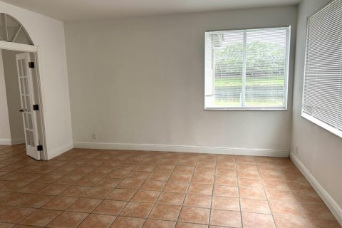 House in Weston, Florida 4 bedrooms, 176.7 sq.m. № 2240229 - photo 6
