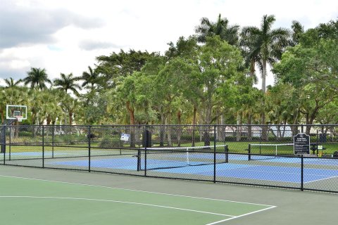 House in Weston, Florida 4 bedrooms, 176.7 sq.m. № 2240229 - photo 17