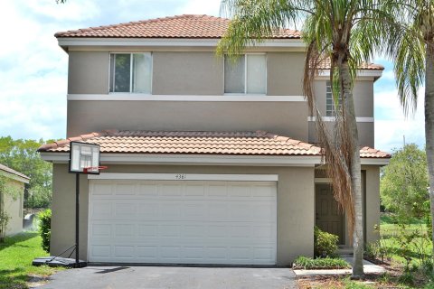 House in Weston, Florida 4 bedrooms, 176.7 sq.m. № 2240229