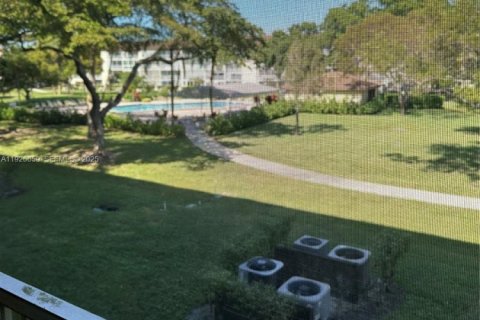 Снять в аренду кондоминиум в Пемброк-Пайнс, Флорида 1 спальня, 75.34м2, № 1986619 - фото 14